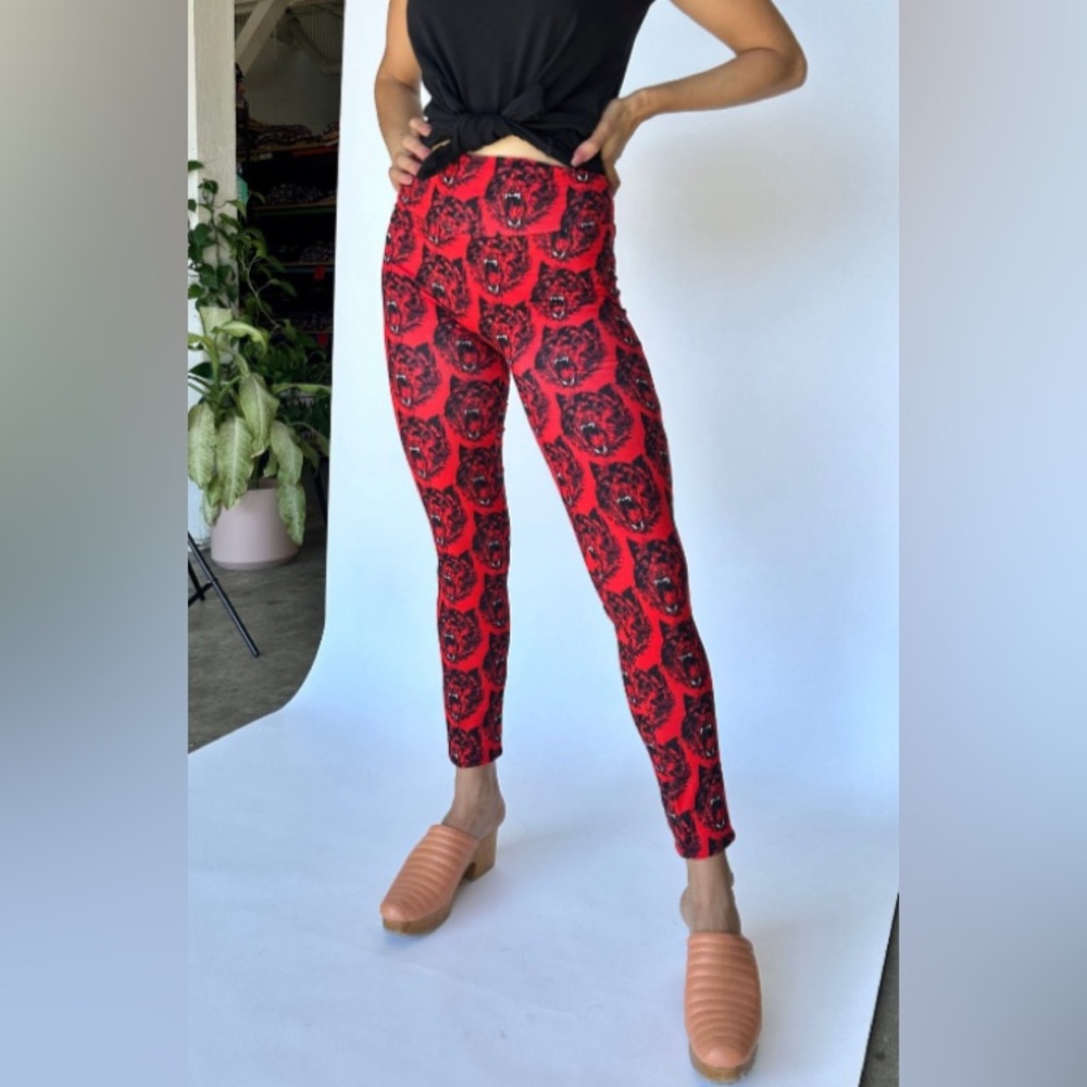 NooWorks Red Wolverine Leggings